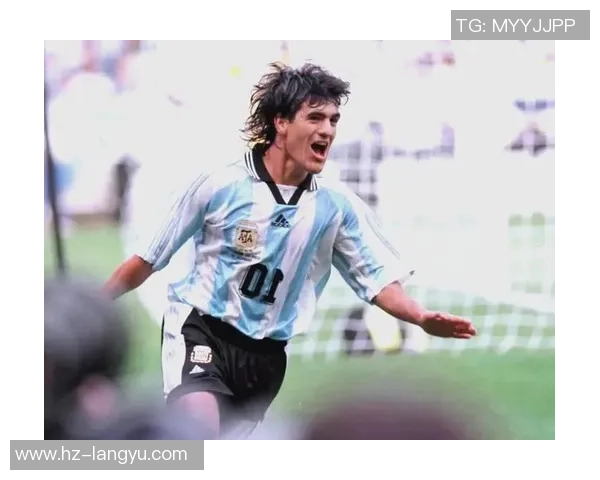 21世纪足球球星第一人如何定义其历史地位与传奇背后故事 21世纪足球球星第一人如何定义其历史地位与传奇背后故事