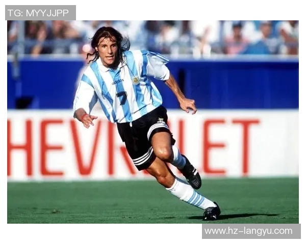 世界足球历史上的第一个球星是谁他的成就与影响力如何塑造现代足球 世界足球历史上的第一个球星是谁他的成就与影响力如何塑造现代足球