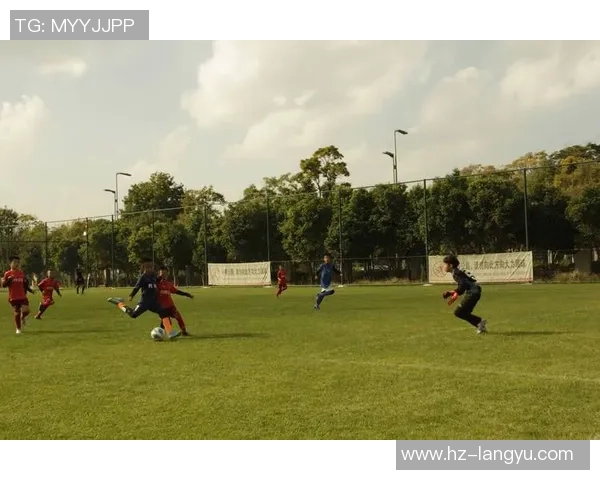 世界足球巨星助力凉山足球发展点燃青少年体育梦想 世界足球巨星助力凉山足球发展点燃青少年体育梦想