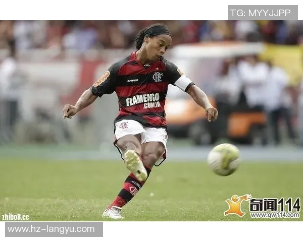 小罗的足球世界：解析他场上必杀技与魔幻技巧背后的奥秘