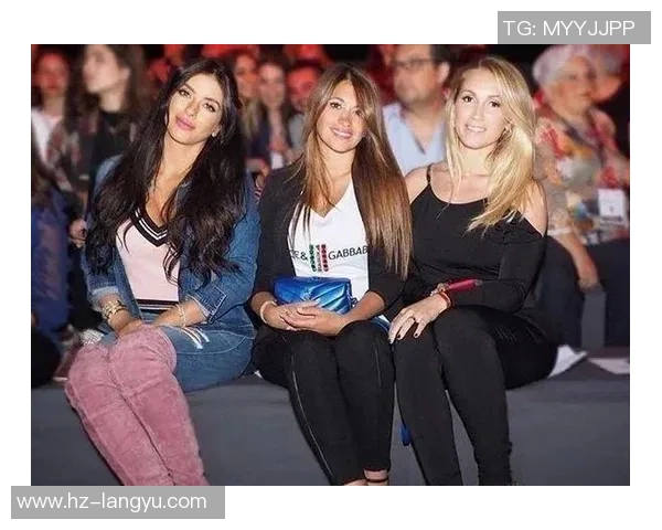 足球巨星携手子女共度时光 温馨亲子关系展现家庭背后力量